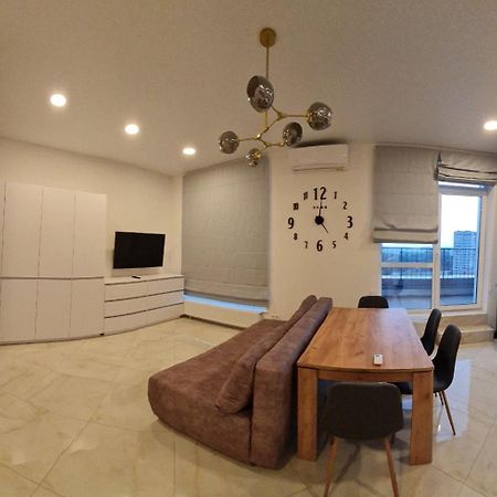 Apartplus - Затишні Апартаменти 第聂伯罗彼得罗夫斯克 外观 照片
